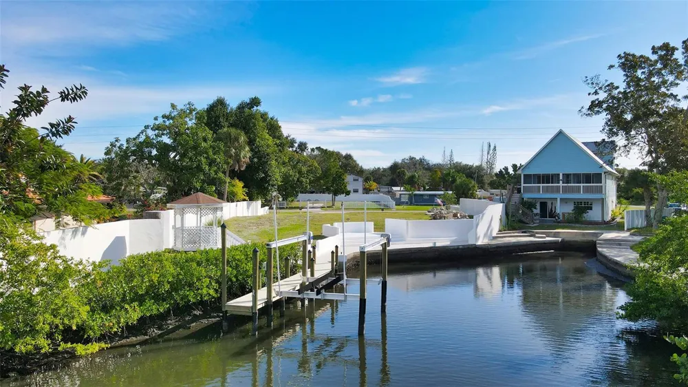 223 RAVENNA STREET Nokomis, FL 34275