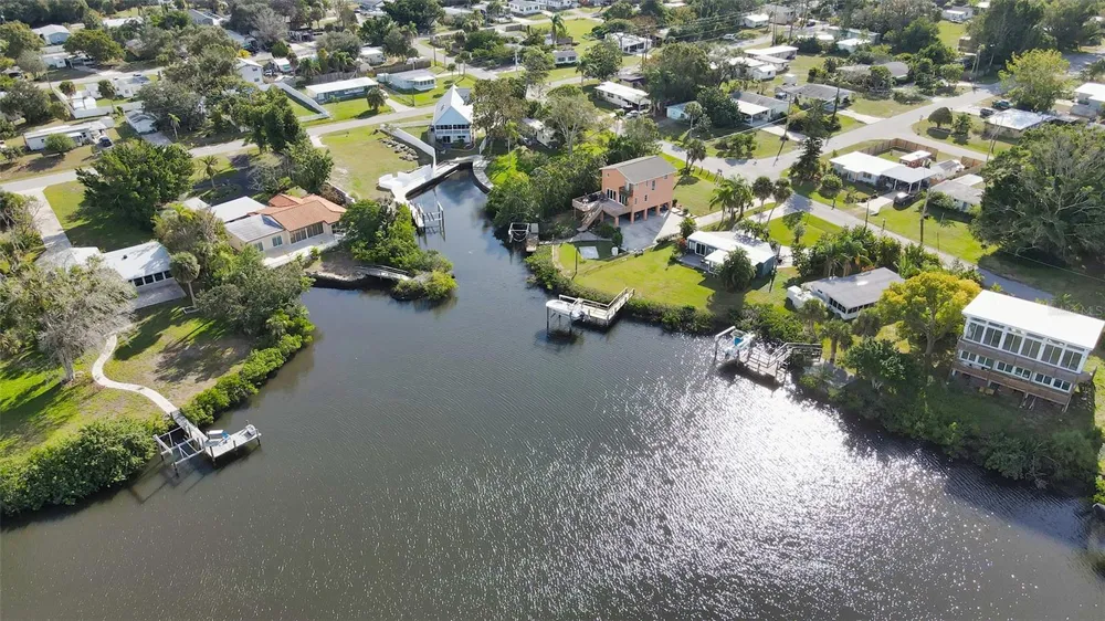223 RAVENNA STREET Nokomis, FL 34275