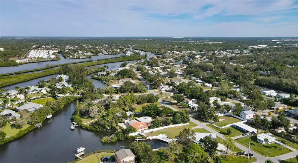 223 RAVENNA STREET Nokomis, FL 34275