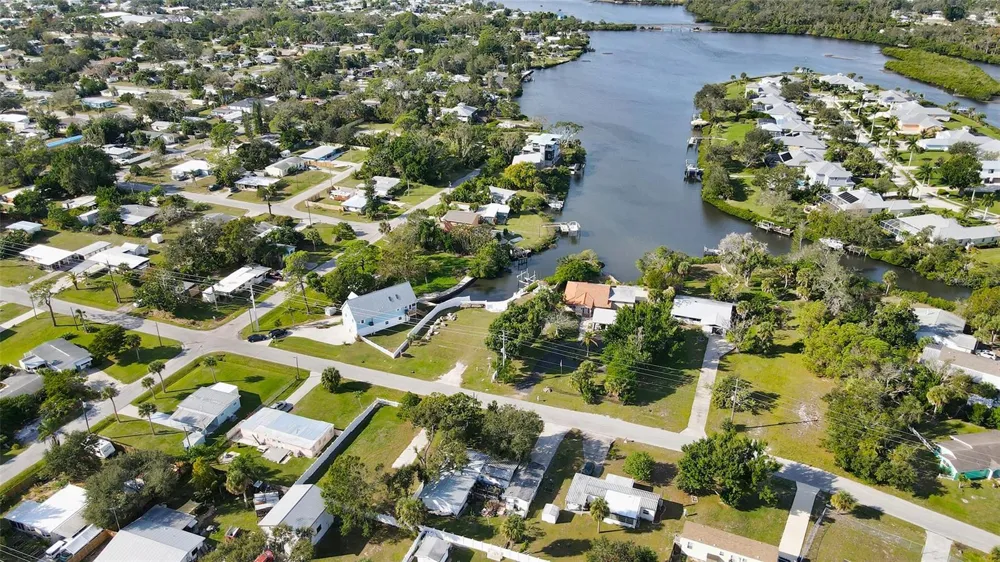 223 RAVENNA STREET Nokomis, FL 34275