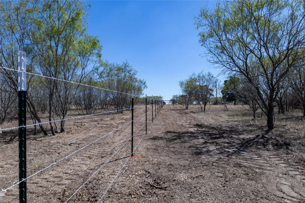 4005 Old Colony Line Road Dale, TX 78616
