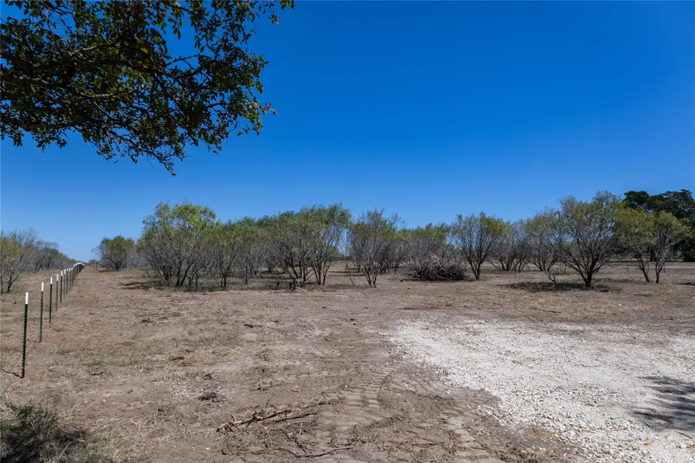 4005 Old Colony Line Road Dale, TX 78616