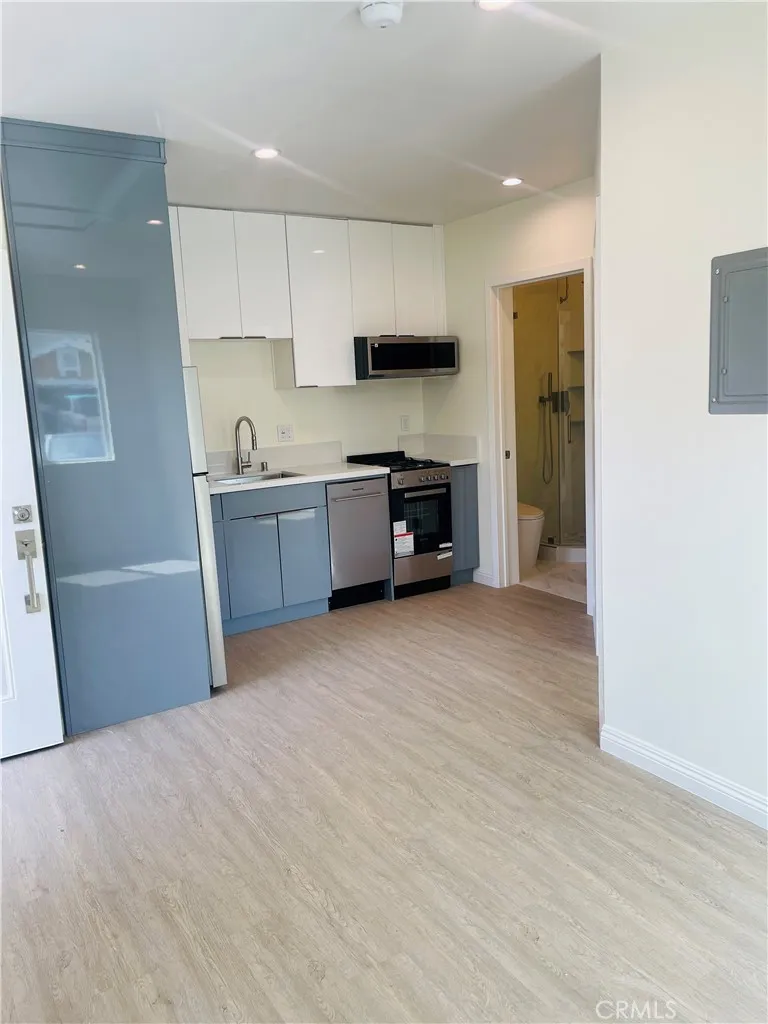 7533 Bovey Reseda, CA 91335