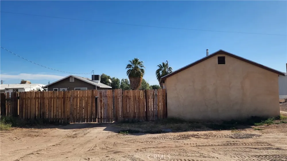 124 Clark Palo Verde, CA 92266