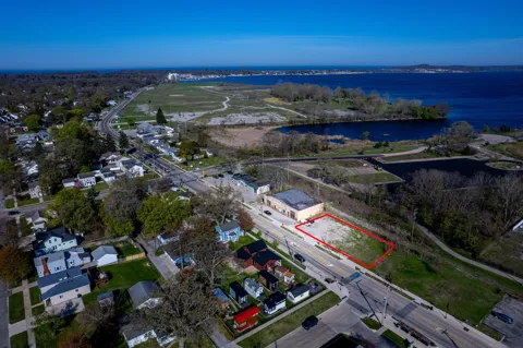 2034 Lakeshore Drive