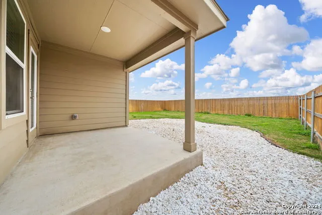 1080 AMBLE OAK Seguin, TX 78155