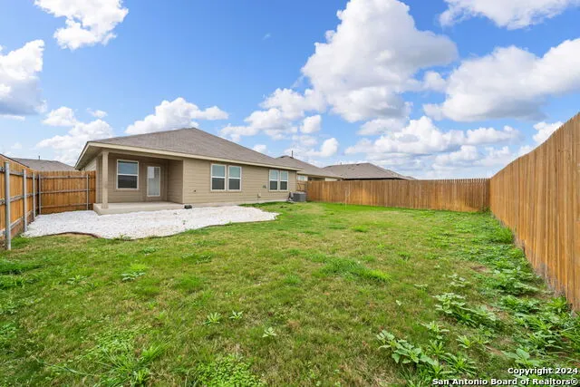 1080 AMBLE OAK Seguin, TX 78155
