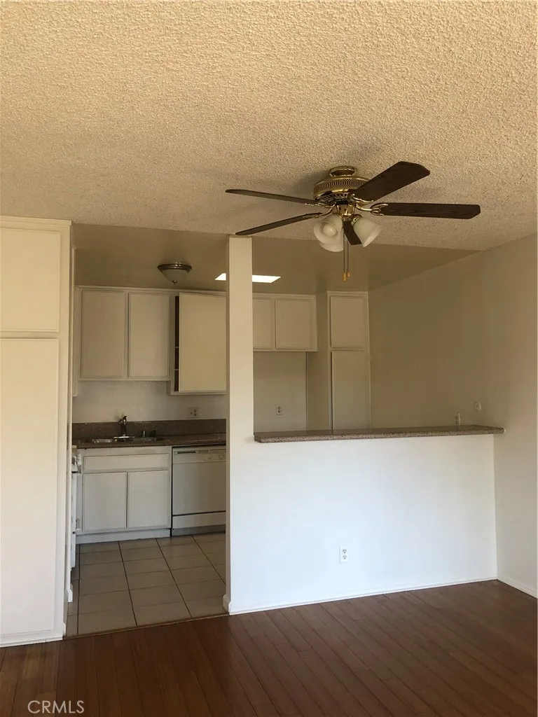 12203 Magnolia #210 Valley Village, CA 91607