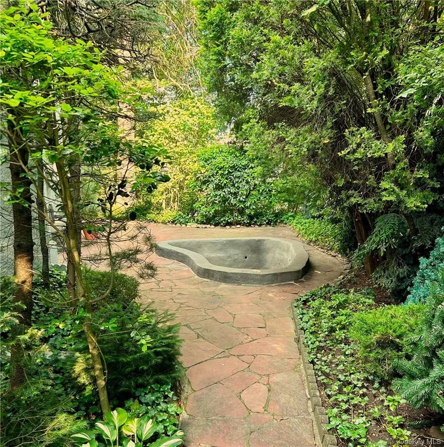 130 E Cedar Street Mount Vernon, NY 10552