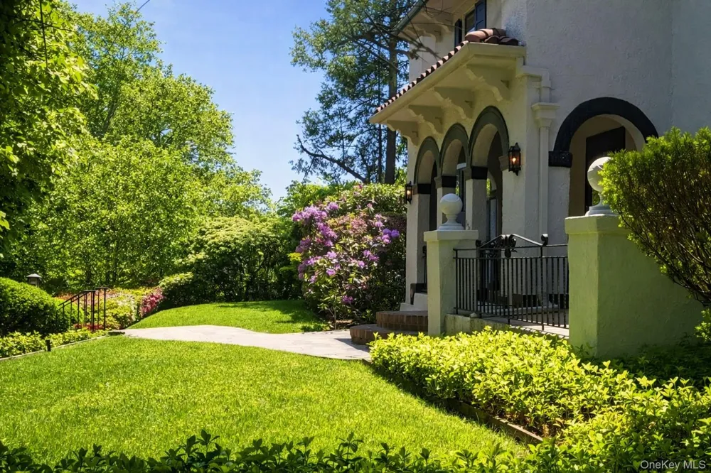 130 E Cedar Street Mount Vernon, NY 10552