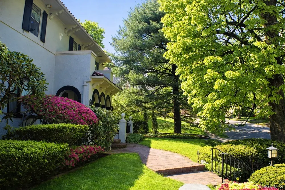 130 E Cedar Street Mount Vernon, NY 10552