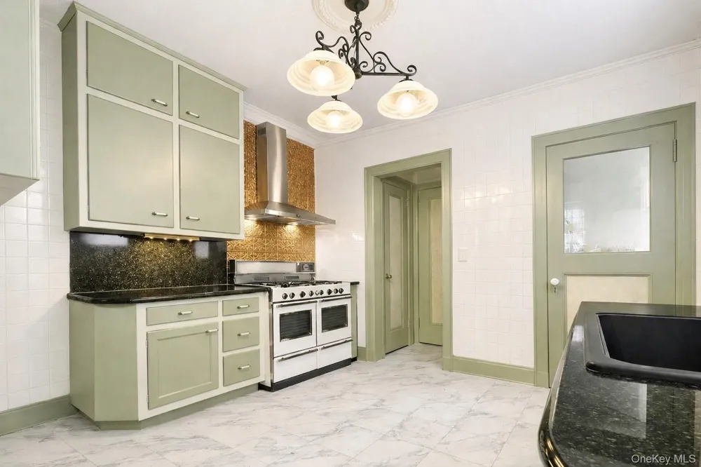 130 E Cedar Street Mount Vernon, NY 10552