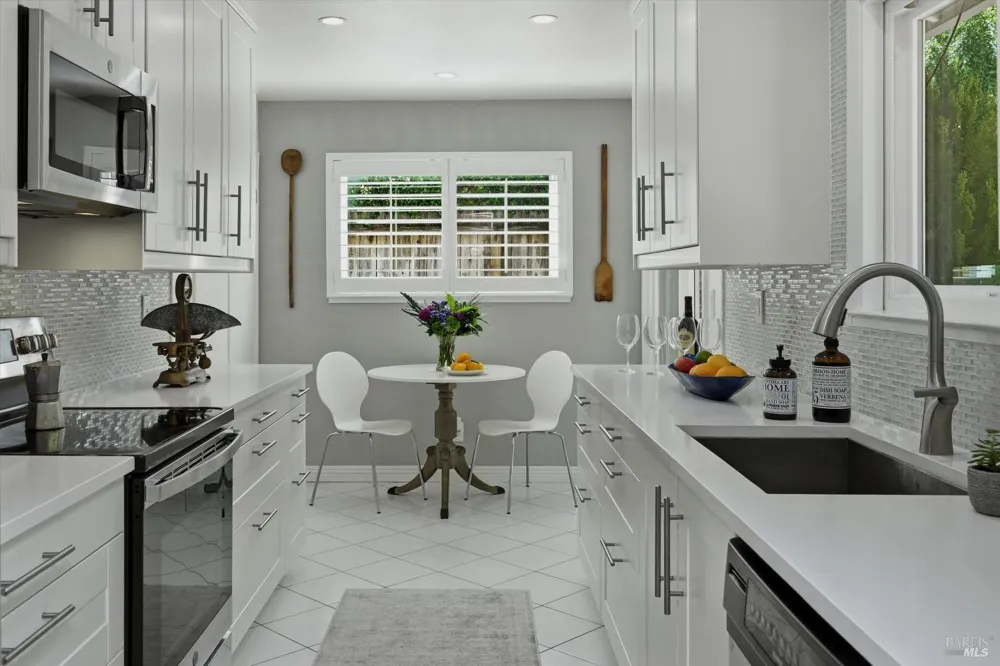 2619 Hidden Valley Lane Napa, CA 94558