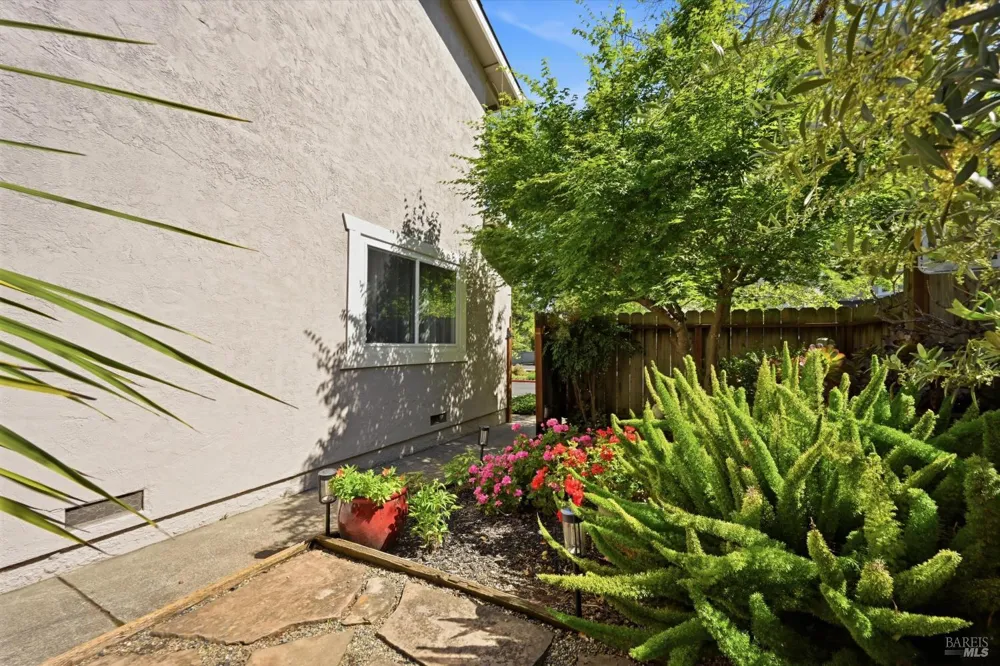 2619 Hidden Valley Lane Napa, CA 94558