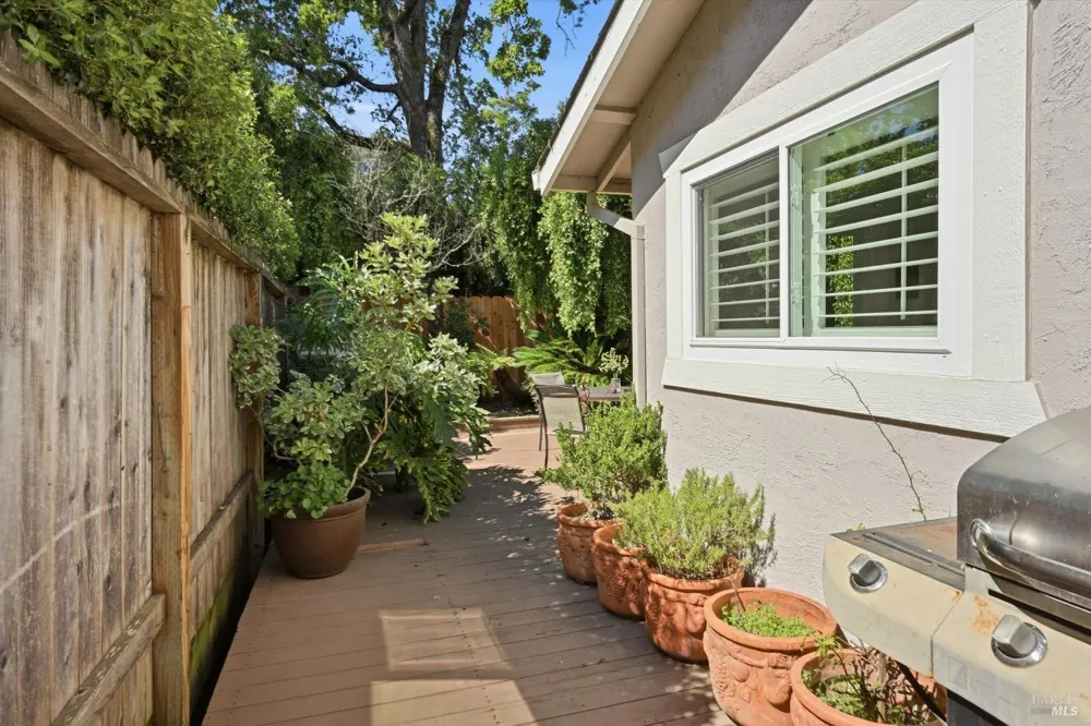 2619 Hidden Valley Lane Napa, CA 94558
