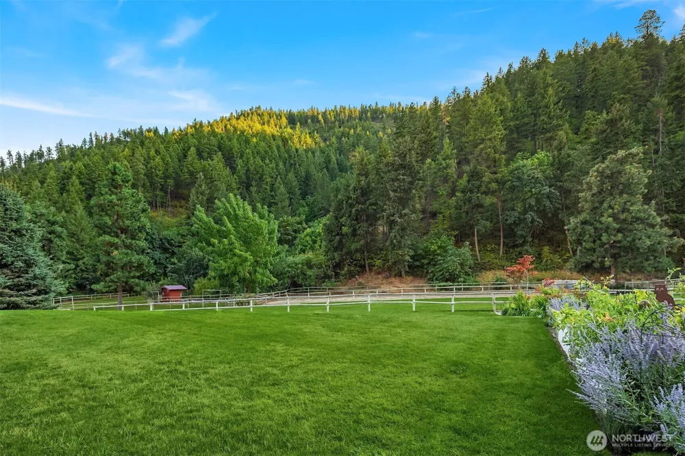 951 Willems Road Cashmere, WA 98815