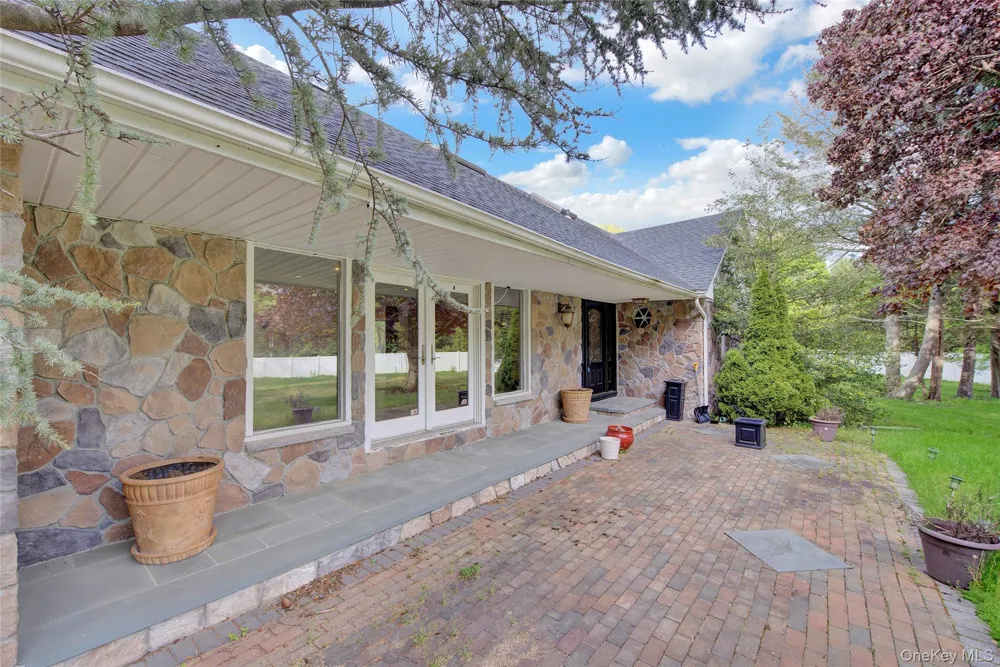 1719 Cedar Swamp Road Brookville, NY 11545