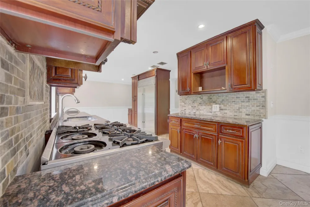 1719 Cedar Swamp Road Brookville, NY 11545