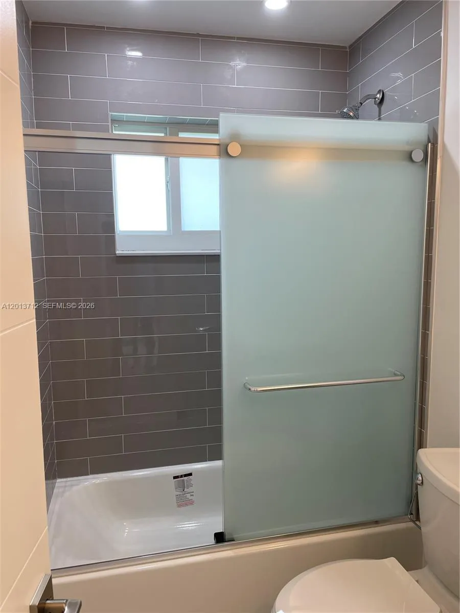 6820 SW 13th Ter #6820 Miami, FL 33144