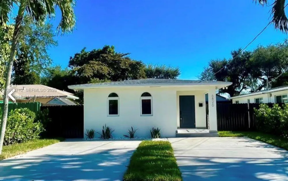 6820 SW 13th Ter #6820 Miami, FL 33144