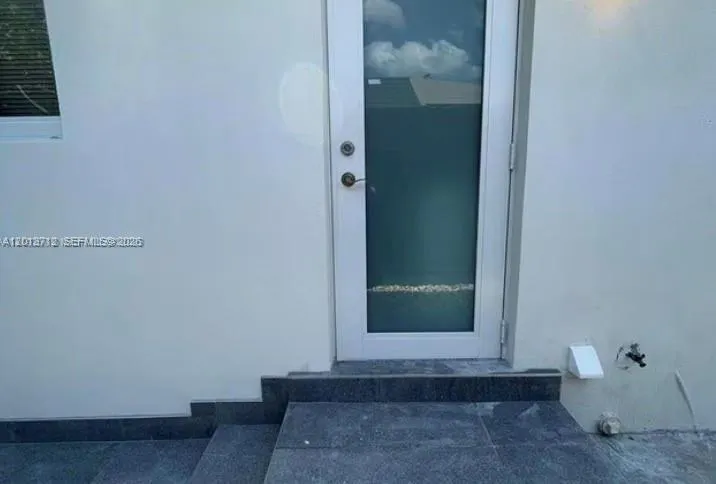 6820 SW 13th Ter #6820 Miami, FL 33144