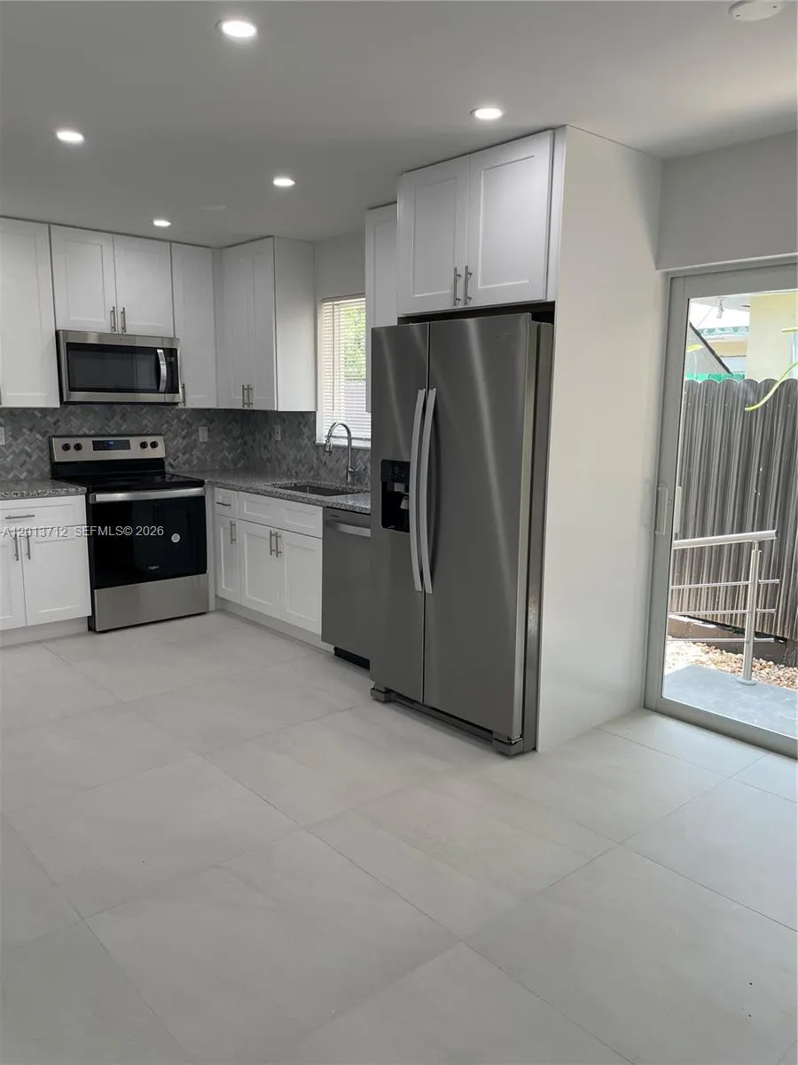 6820 SW 13th Ter #6820 Miami, FL 33144