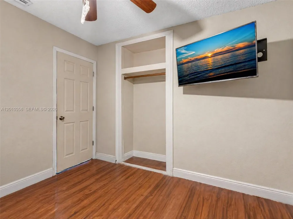 4301 NW 185th St Miami Gardens, FL 33055
