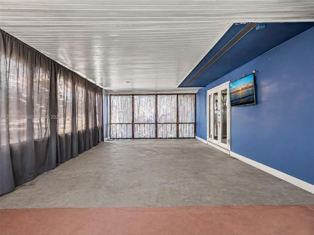 4301 NW 185th St Miami Gardens, FL 33055