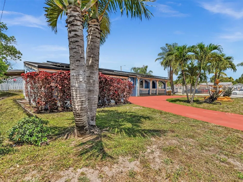 4301 NW 185th St Miami Gardens, FL 33055