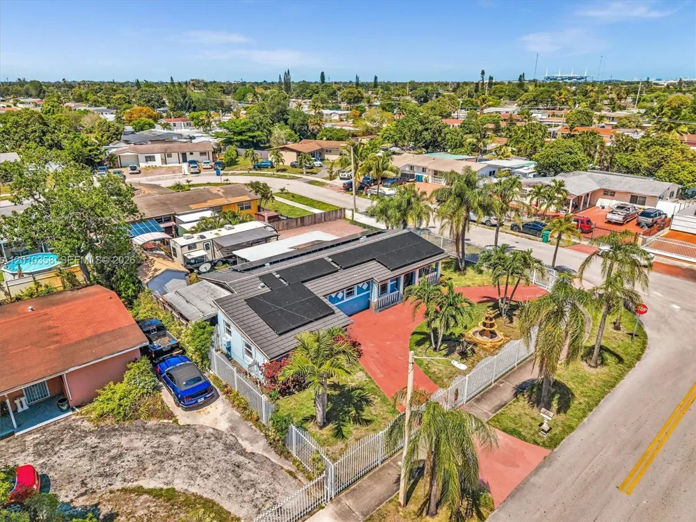 4301 NW 185th St Miami Gardens, FL 33055
