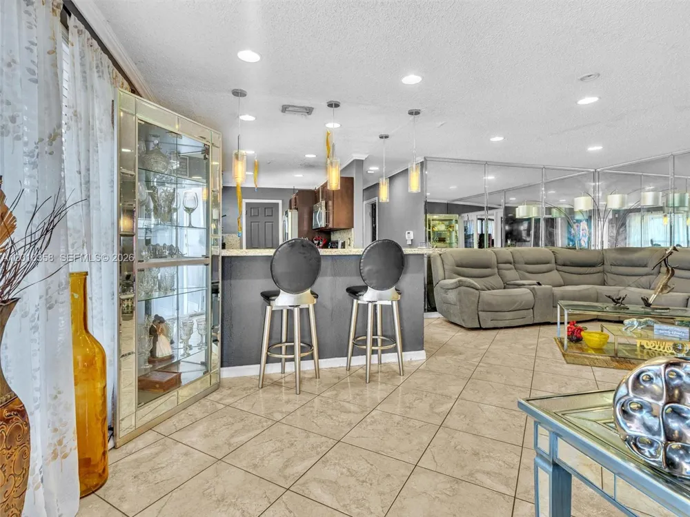 4301 NW 185th St Miami Gardens, FL 33055