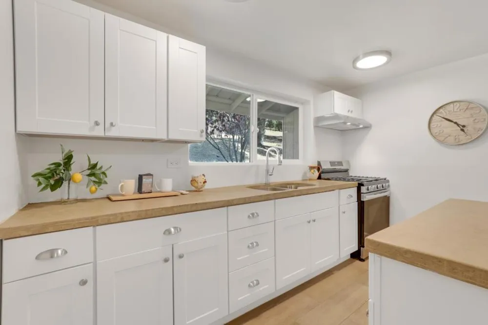 19235 Cachagua Road Carmel Valley, CA 93924