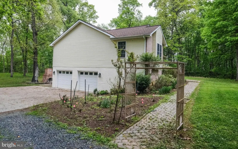 134 KELCAR DRIVE Summit Point, WV 25446