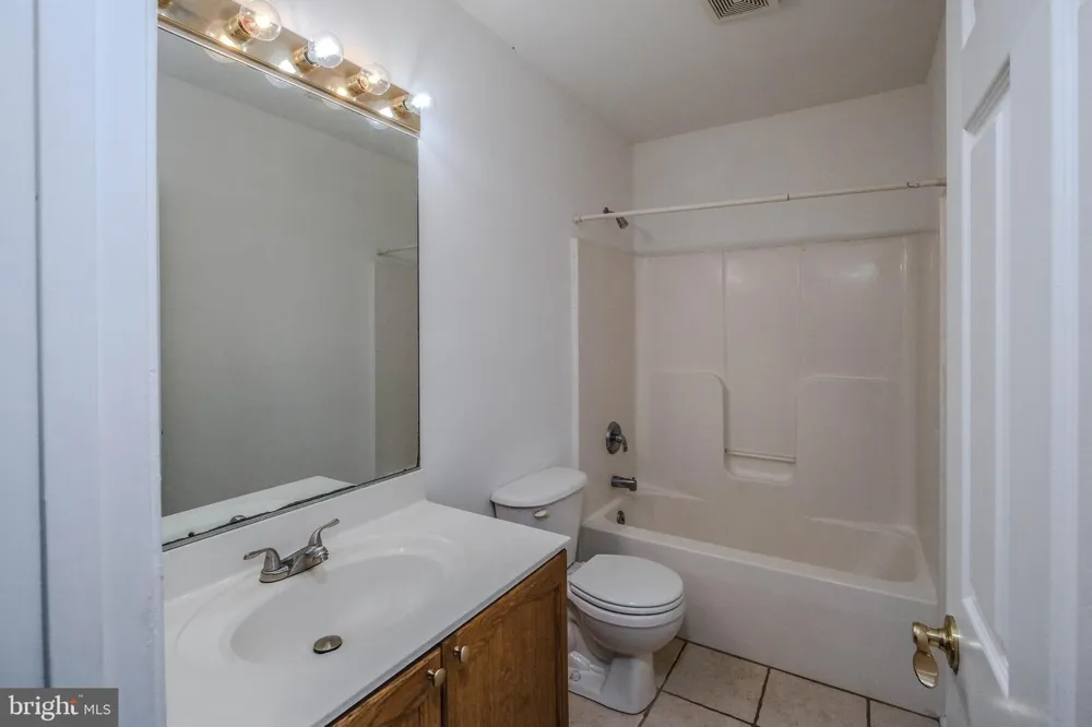 134 KELCAR DRIVE Summit Point, WV 25446