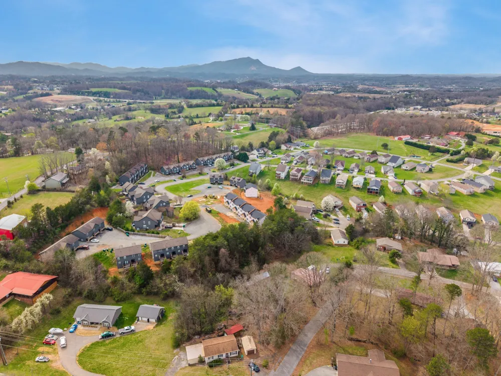 1479 William Holt Blvd Sevierville, TN 37862