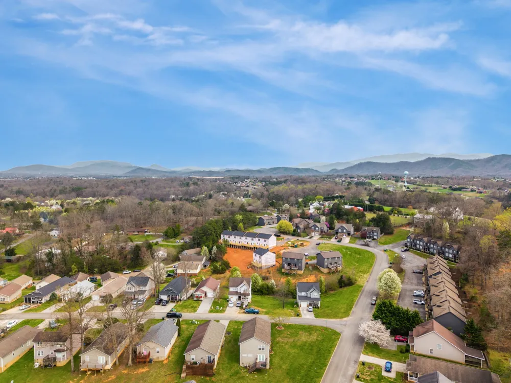 1479 William Holt Blvd Sevierville, TN 37862