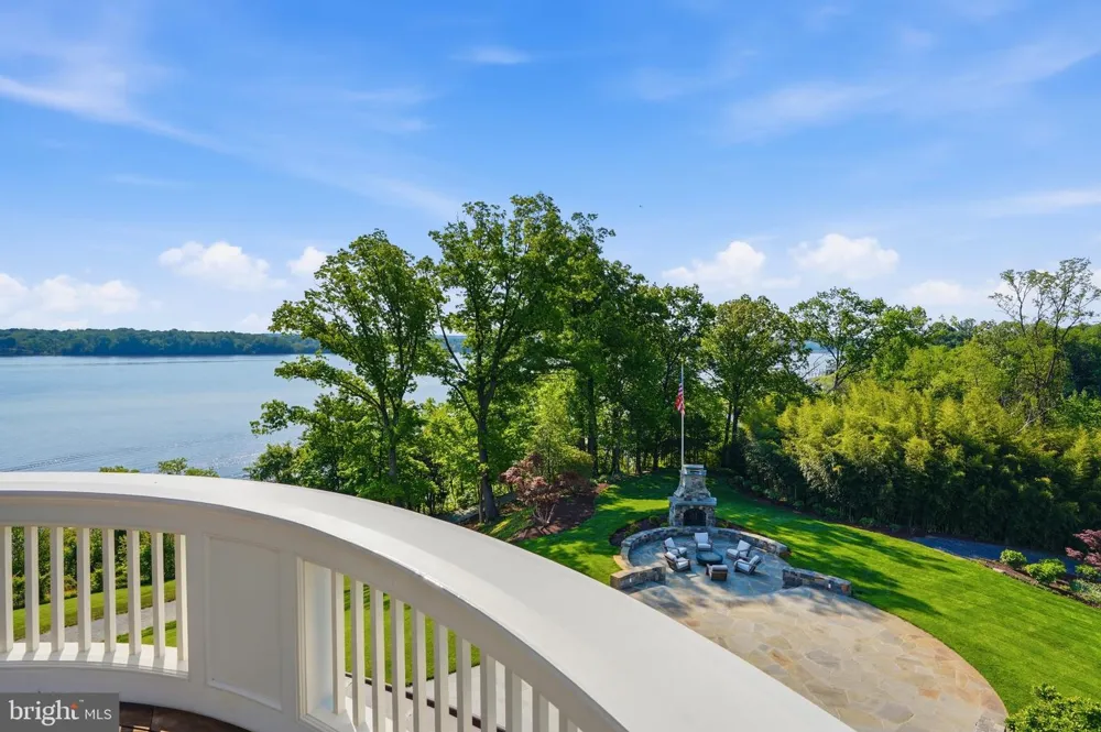 7979 E BOULEVARD DRIVE Alexandria, VA 22308