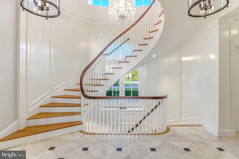 7979 E BOULEVARD DRIVE Alexandria, VA 22308