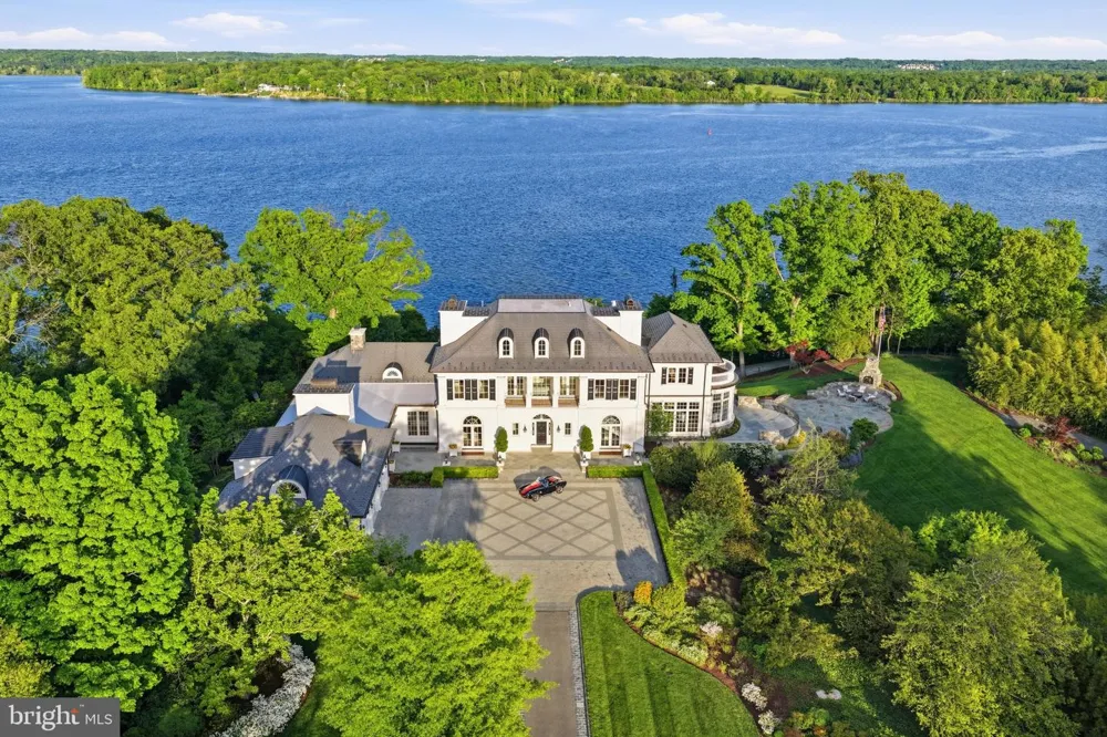 7979 E BOULEVARD DRIVE Alexandria, VA 22308