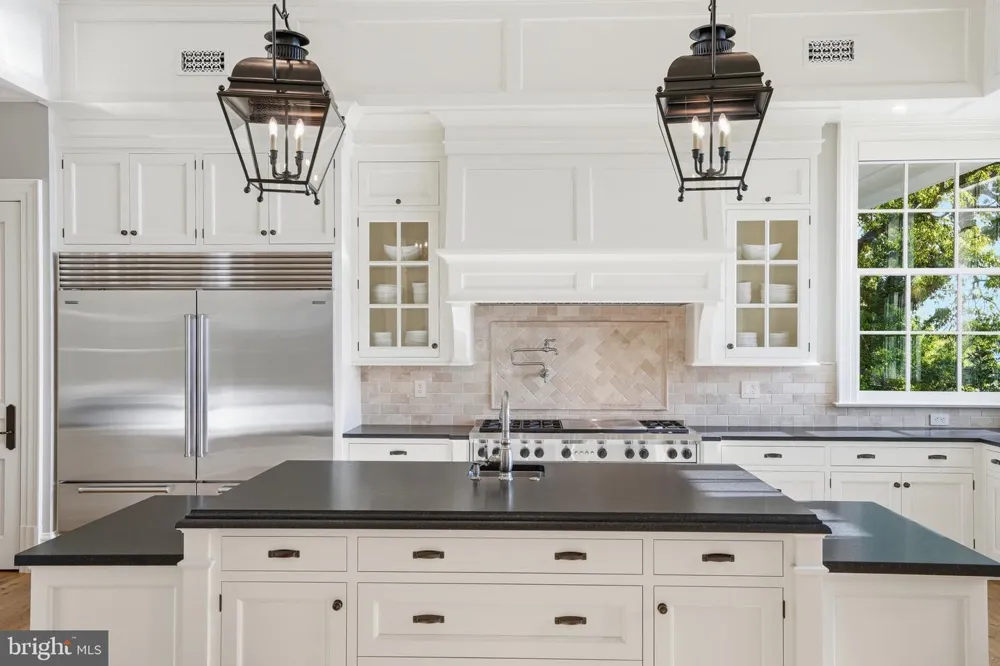 7979 E BOULEVARD DRIVE Alexandria, VA 22308