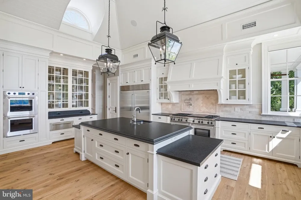 7979 E BOULEVARD DRIVE Alexandria, VA 22308