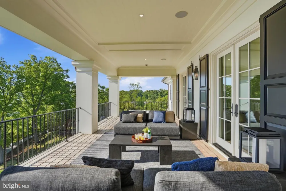 7979 E BOULEVARD DRIVE Alexandria, VA 22308