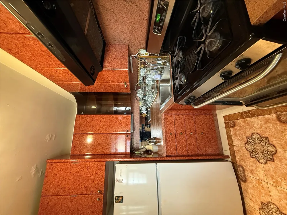 61-45 98th Street #12 F Rego Park, NY 11374