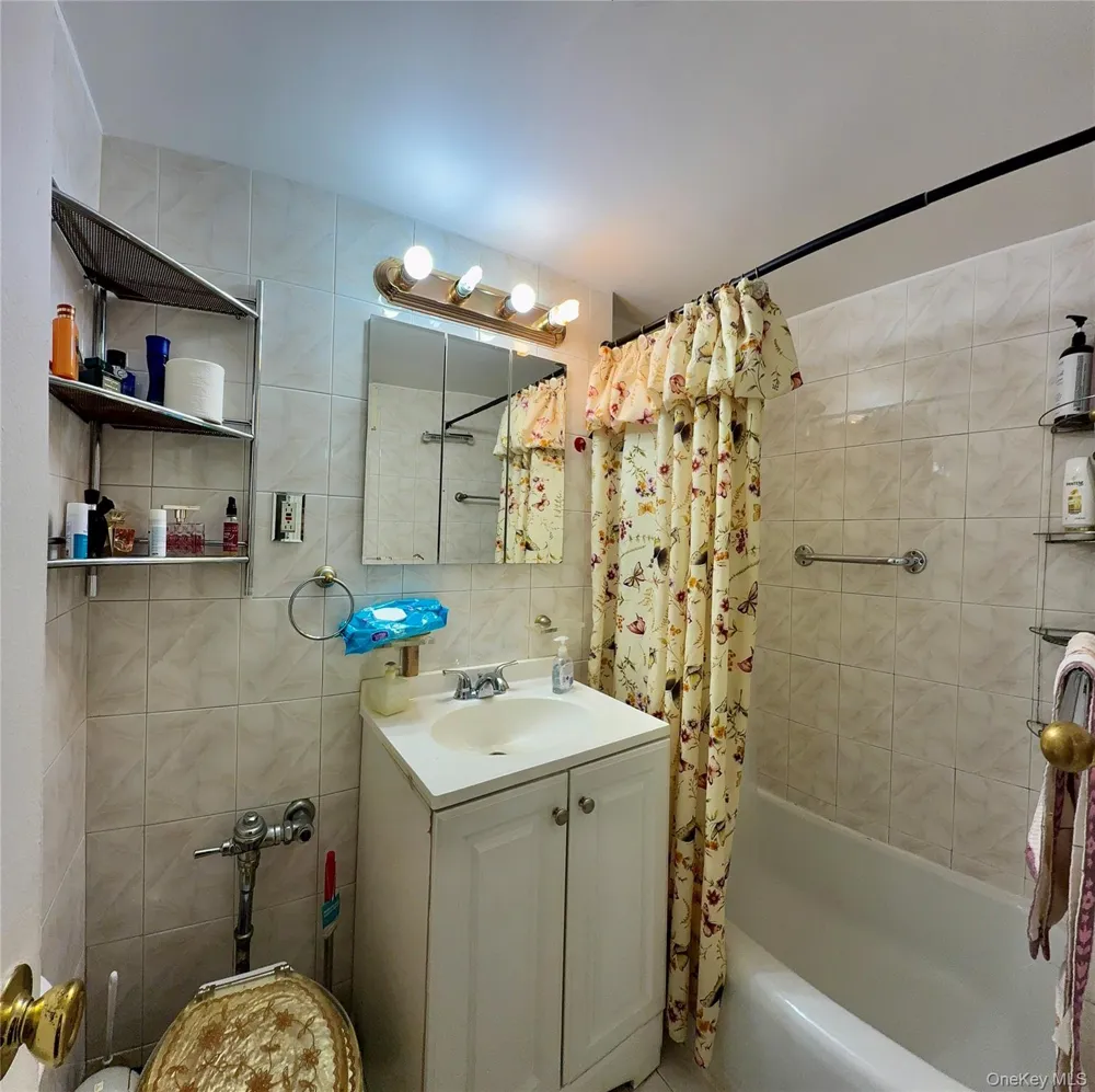 61-45 98th Street #12 F Rego Park, NY 11374