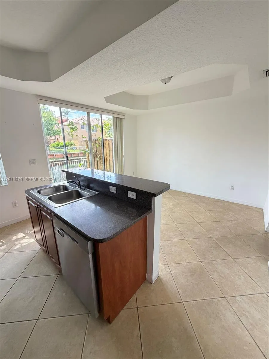 4939 Harbor Isles Dr #106 Dania Beach, FL 33312