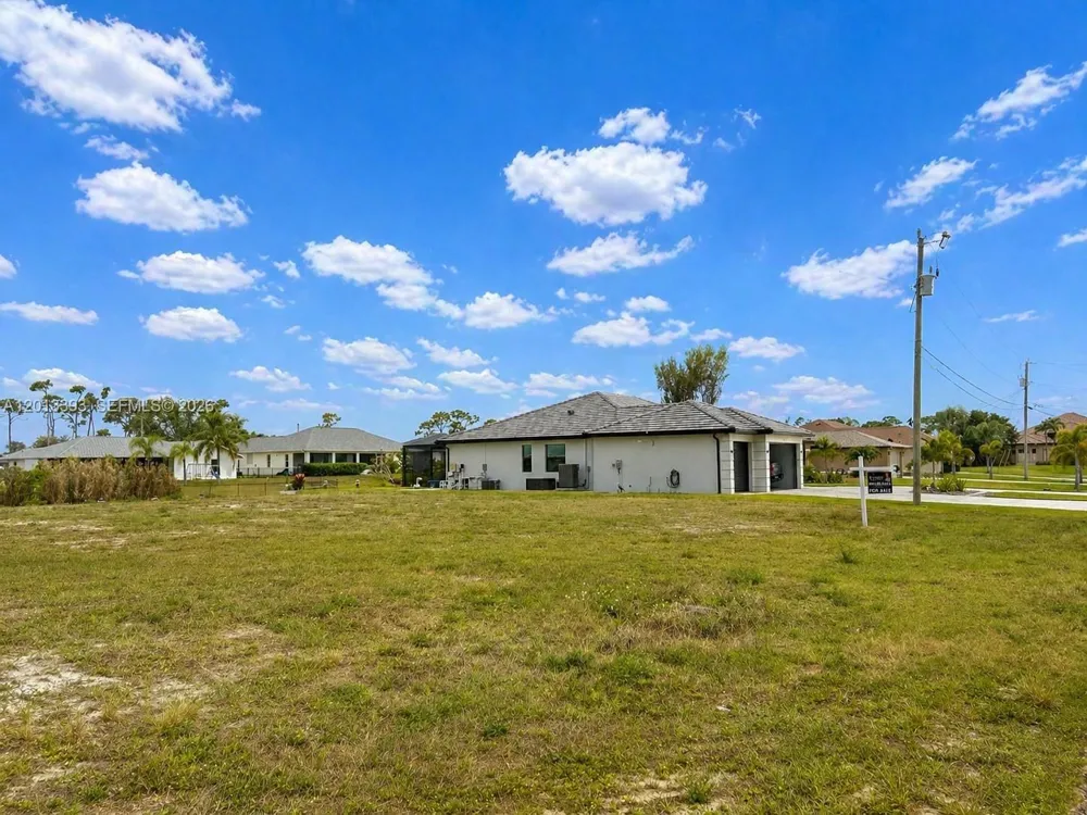 1014 SW 18th St Cape Coral, FL 33991
