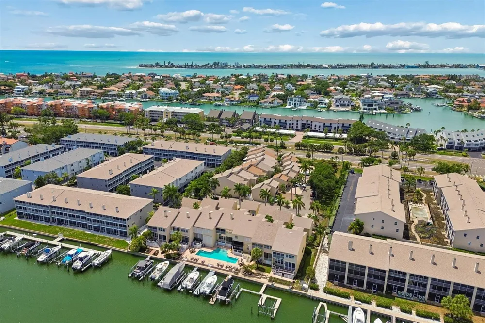 487 PINELLAS BAYWAY S #207 St Petersburg, FL 33715