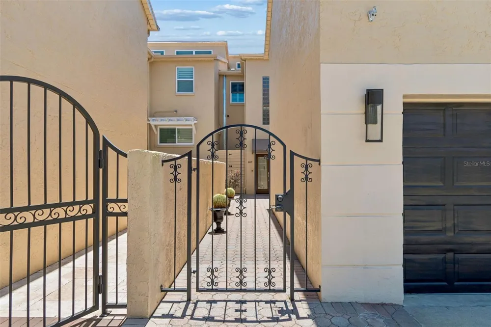 487 PINELLAS BAYWAY S #207 St Petersburg, FL 33715