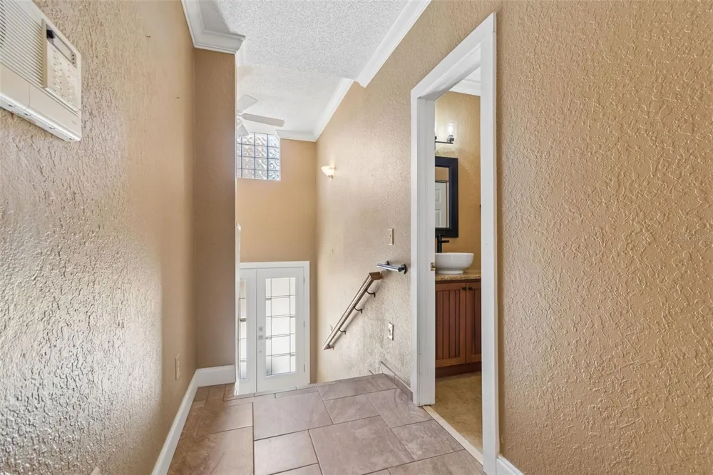 487 PINELLAS BAYWAY S #207 St Petersburg, FL 33715