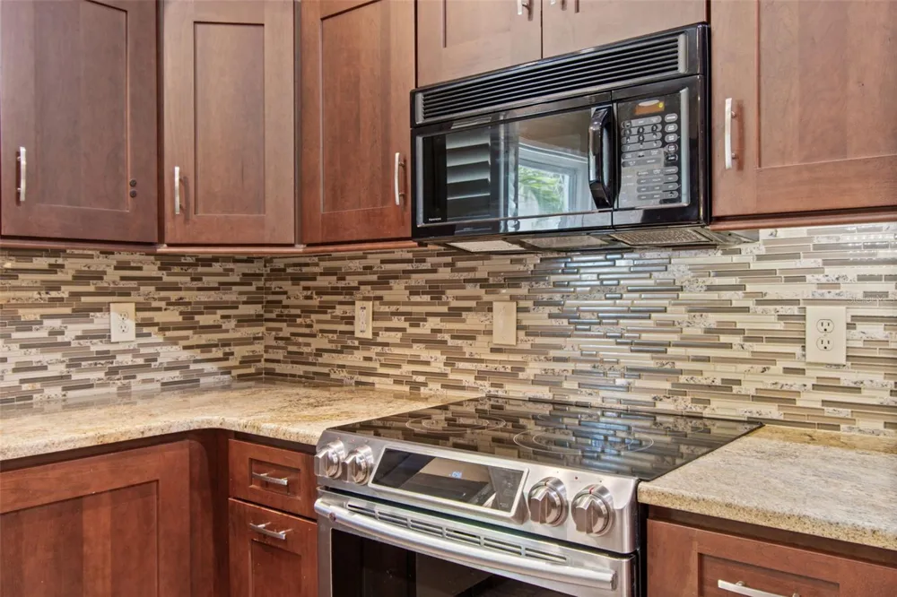 487 PINELLAS BAYWAY S #207 St Petersburg, FL 33715